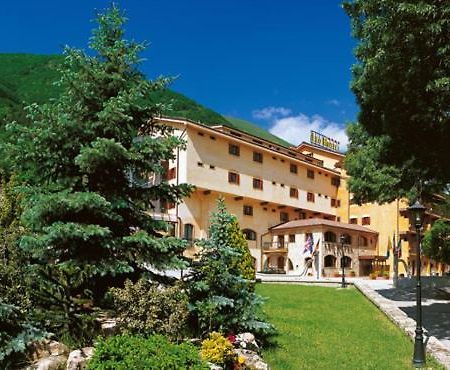 Leo Hotel Leonessa Zewnętrze zdjęcie